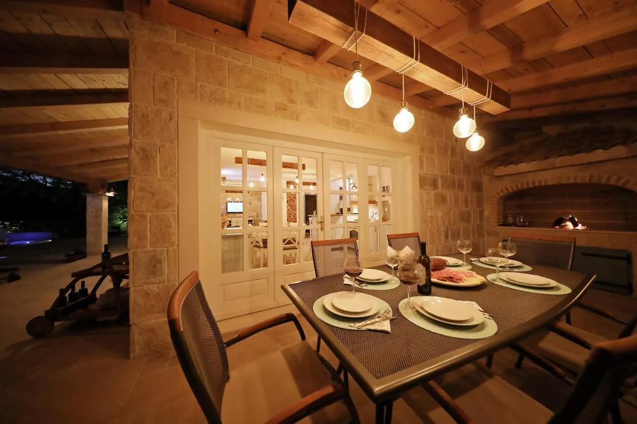 סבטי פטר Villa Mare