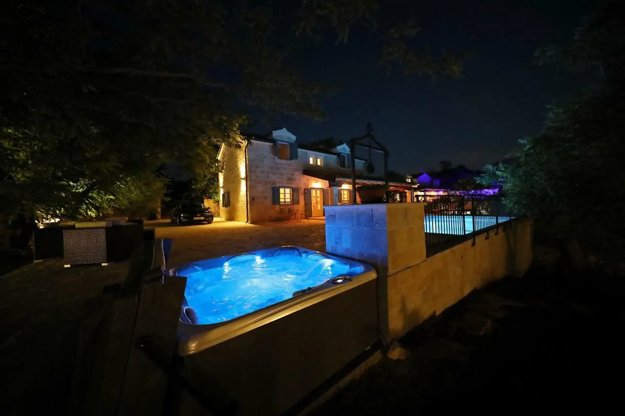 סבטי פטר Villa Mare  סבטי פטר